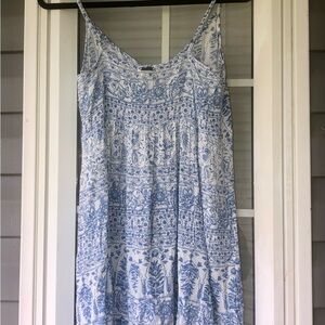 Billabong Blue and White Floral Button-Front Top